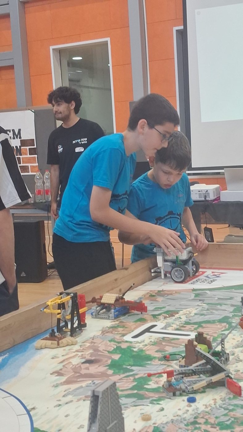 תחרות רובוטיקה בבית הספר